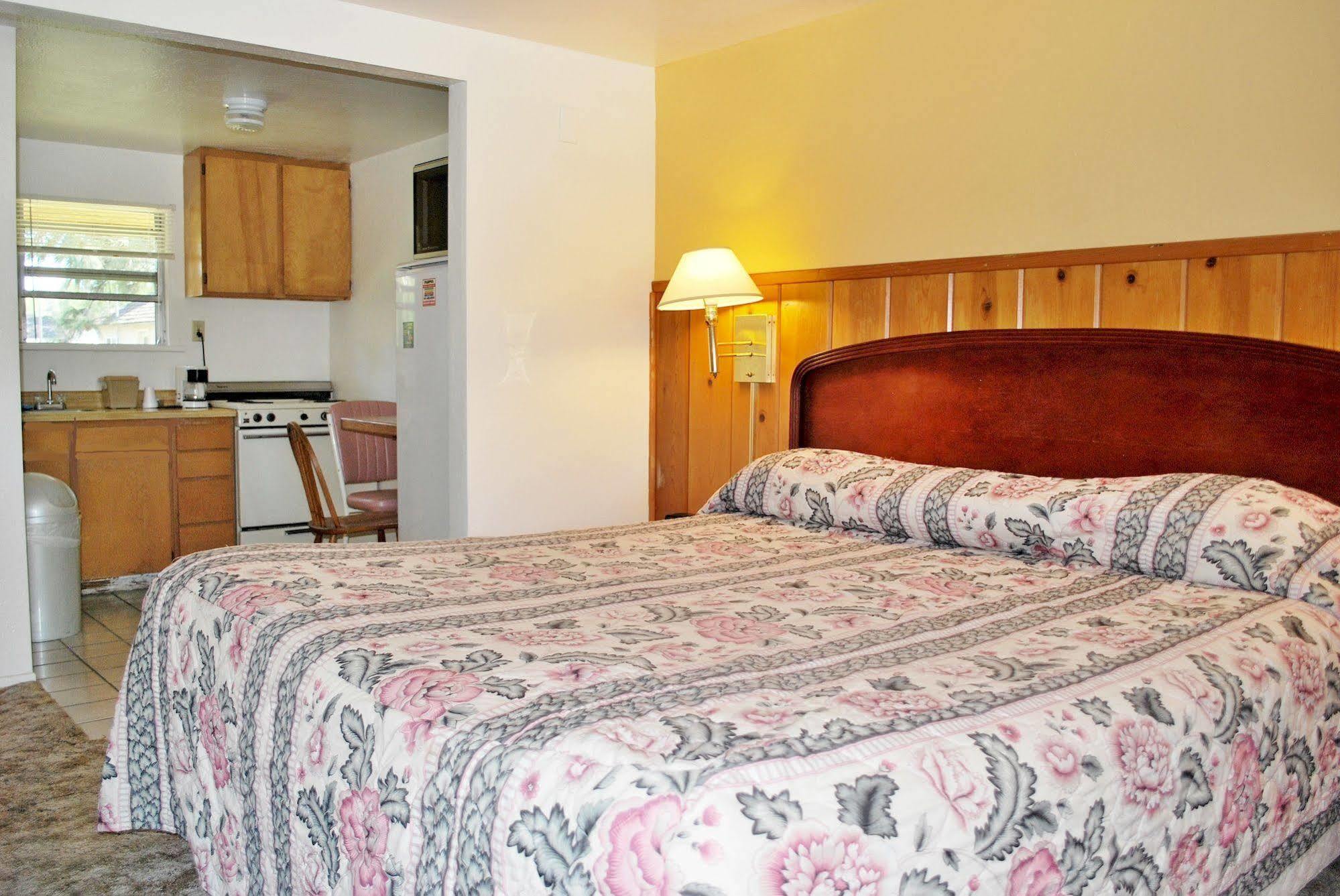 Oregon Motel 8 And Rv Park Klamath Falls Extérieur photo